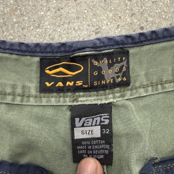 Vintage Vans Skateboarding Cargo Shorts Mens Size 32 Skate Surf - Picture 4 of 7